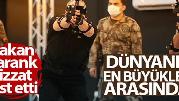 Bakan Varank, Polis Özel Harekat ile sanal operasyona katıldı