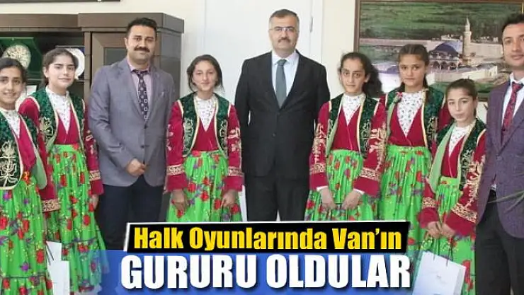 Halk Oyunlarında Van'ın gururu oldular
