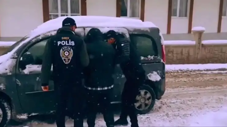20 ilde dolandırıcılık operasyonu