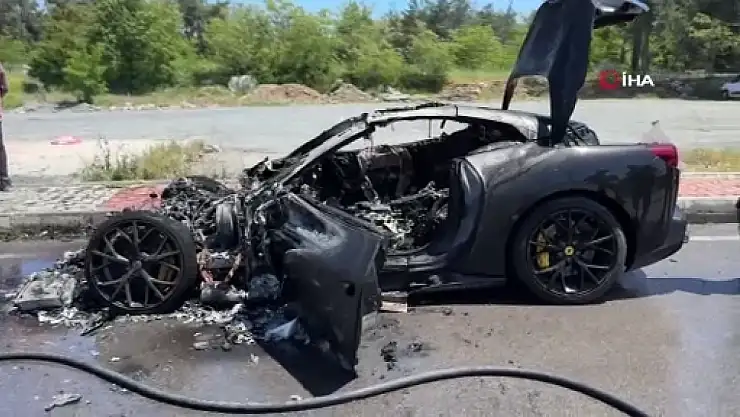 20 milyon lira değerindeki lüks otomobil alev topuna döndü