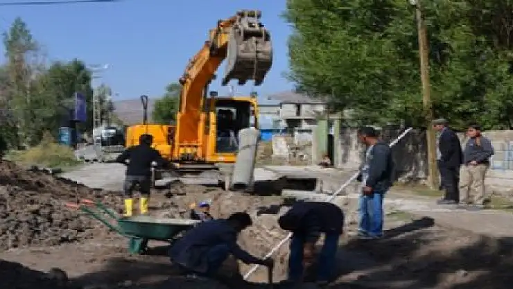 ÇALDIRAN'DA ALT YAPI ÇALIŞMALARI