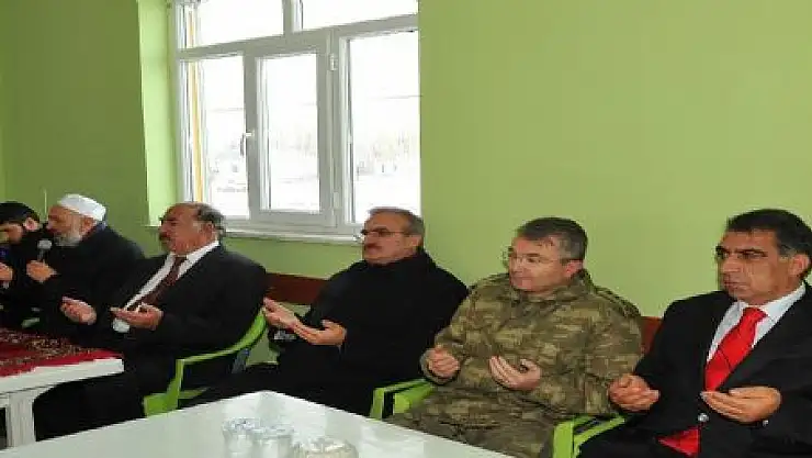 VALİ'DEN ÖZKUL AİLESİNE TAZİYE ZİYARETİ