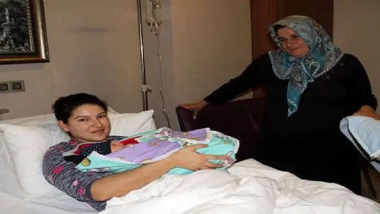 VAN'DA YENİ YILIN İLK BEBEKLERİ