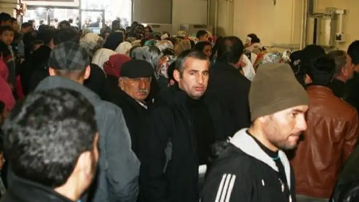 EĞİTİM YARDIMI İZDİHAMI