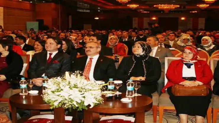 GÖNÜLLER İLÇE BEKLİYOR