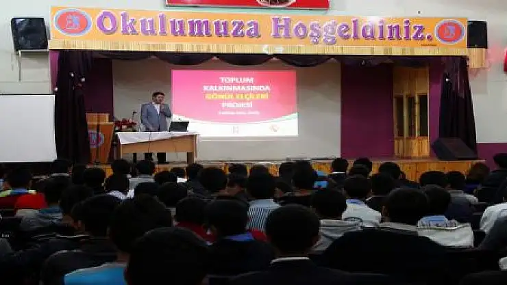 ÖĞRENCİLER KIYASIYA YARIŞTI