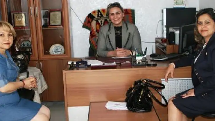 VAN'IN İLK ZİYARETÇİ KADIN MUHTARLARI