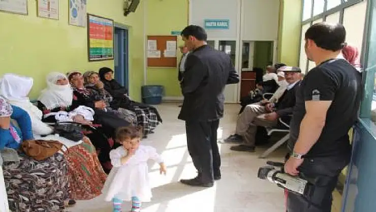 BAŞKALE'DE DOKTOR SIKINTISI