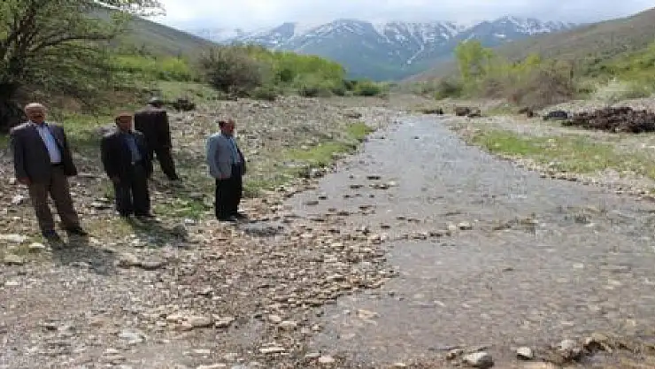 KÖYLÜLERİN BİTMEYEN SU ÇİLESİ