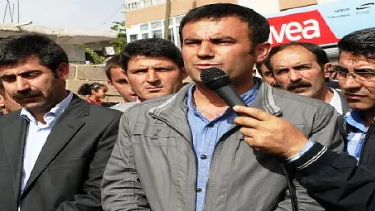 DEMOKRATİKLEŞME ADIMLARI ATILMALI