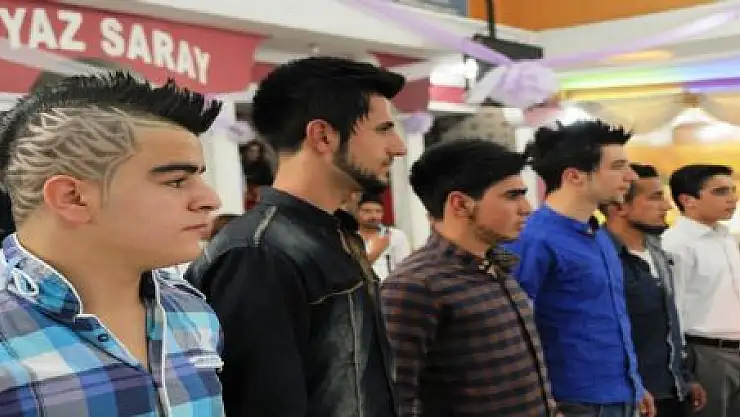 KUAFÖRLER HÜNERLERİNİ SERGİLEDİ