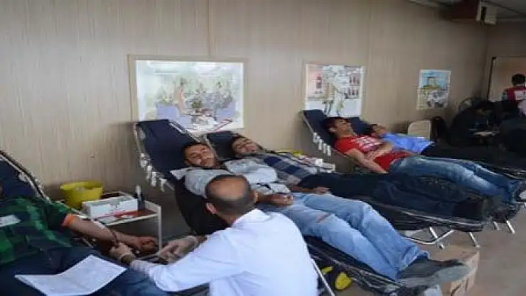 ÇALDIRAN'DA KAN BAĞIŞI KAMPANYASI