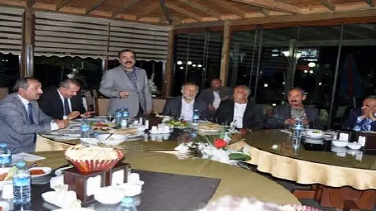 Kayatürk ve Bilici esnafla biraraya geldi