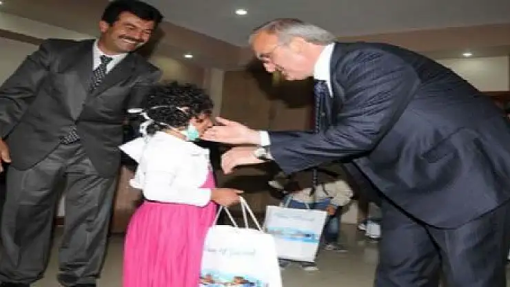 VALİ LÖSEMİLİ ÇOCUKLARI KABUL ETTİ