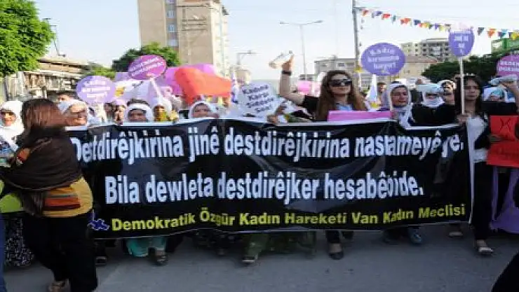 CİNSEL İSTİSMARA YÜRÜYÜŞLÜ TEPKİ