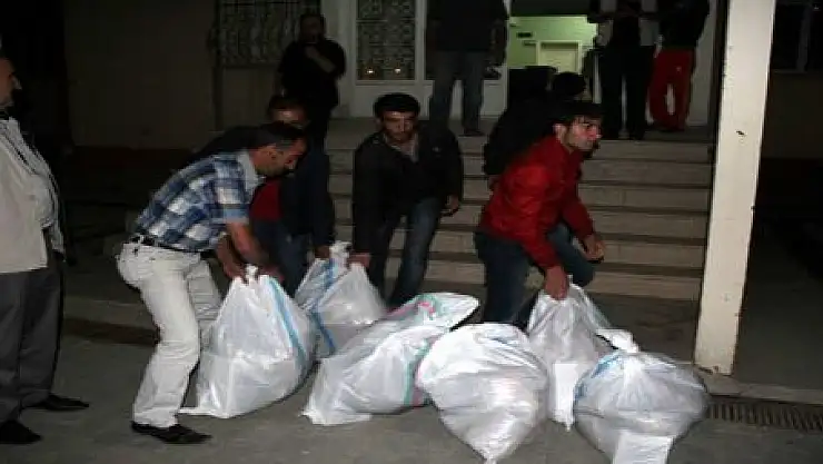 BAŞKALE'DE 150 AİLEYE GIDA YARDIMI