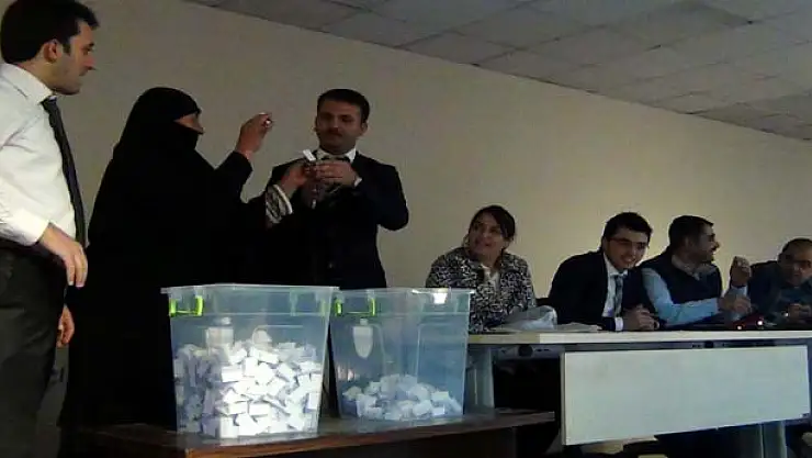 ERCİŞ'TE KİRACI KURALARI ÇEKİLDİ