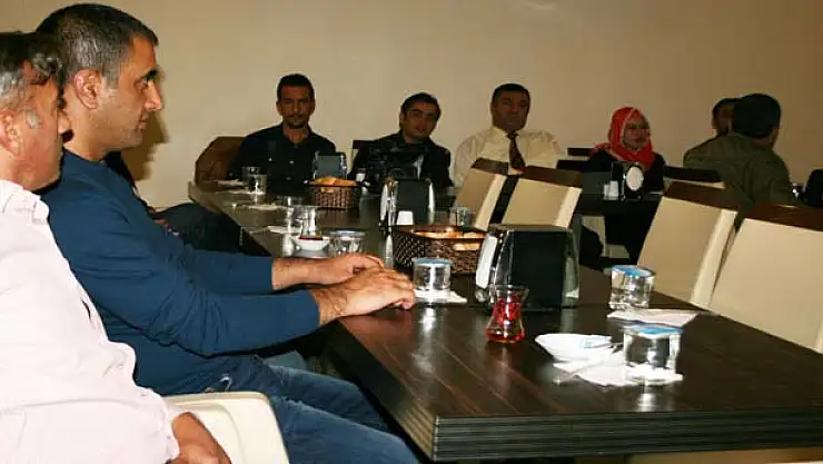 ADAY ADAYI GENÇER BASINLA BİRARAYA GELDİ