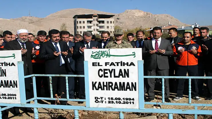 EL BİRLİĞİ İLE BİR ŞEYLERİN YAPILMASI GEREKİR