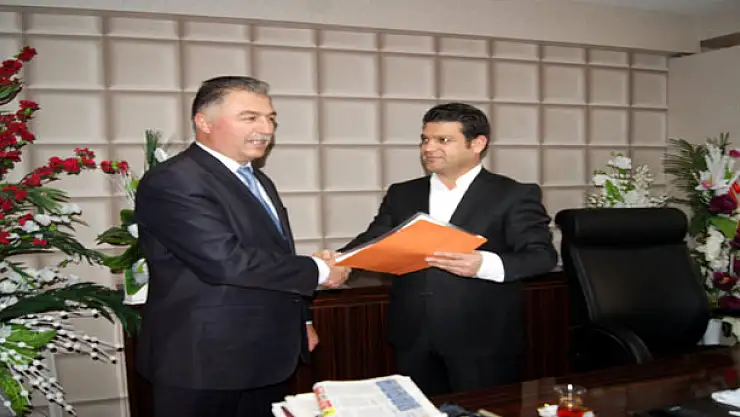 Keyifli Ak Partiden aday adaylığını açıkladı