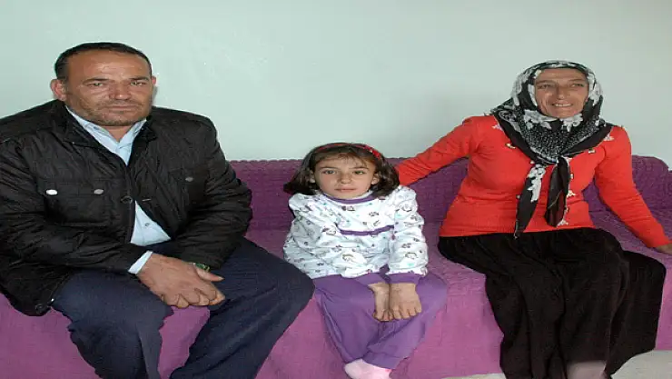 10 YAŞINDAKİ BERFİN YARDIM BEKLİYOR