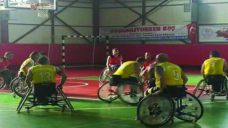 ENGELLİ BASKETBOL TAKIMI FIRTINALAR ESTİRİYOR
