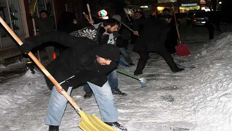 SP'DEN KAR TEMİZLEME PROTESTOSU