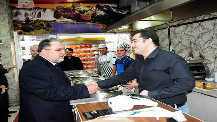 GÜLAÇAR: SEÇİMLER VAN İÇİN BİR FIRSATTIR