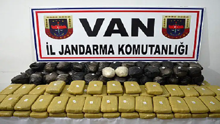 BAŞKALE'DE 74 KİLO EROİN ELE GEÇİRİLDİ