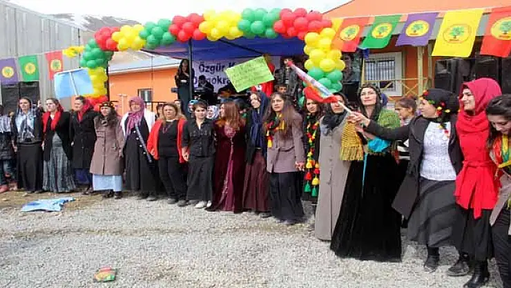 BAŞKALEDE KADINLAR GÜNÜ ERKEN KUTLANDI