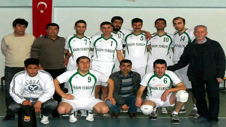 ERCİŞ ŞEKER SPOR VOLEYBOL TAKIMI 3. LİGE ÇIKTI
