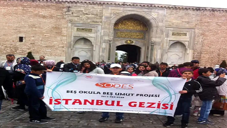 VANLI ÖĞRENCİLER İSTANBULU GEZDİ