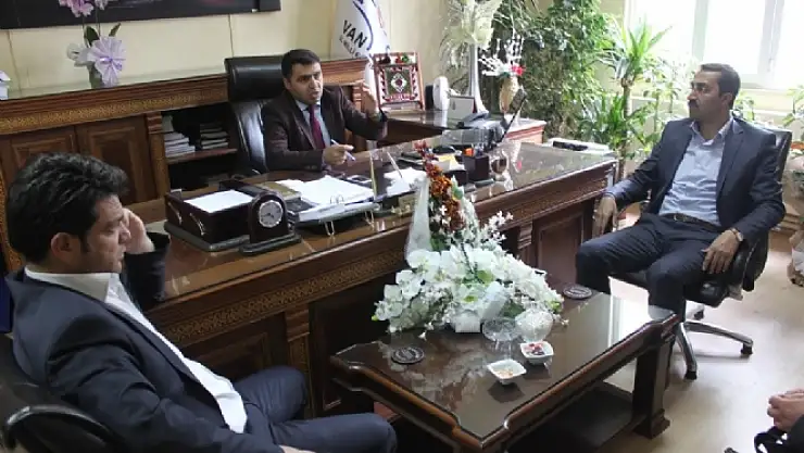 AK PARTİLİLERDEN  MİLLİ  EĞİTİME  ZİYARET