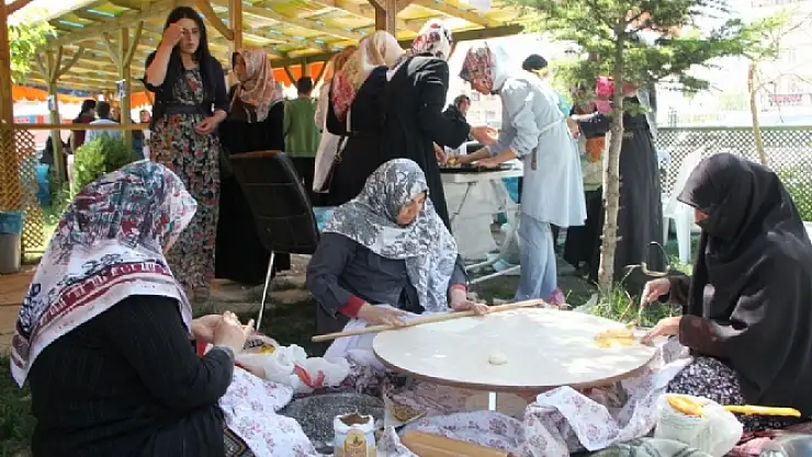 Sağlıkçılardan  Soma Yararına Kermes