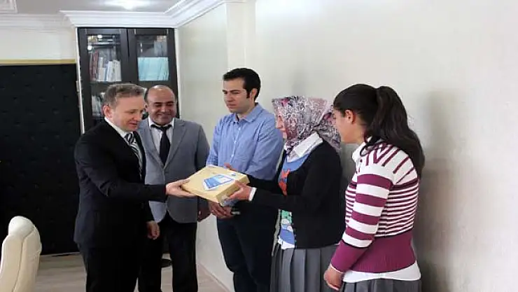 Muradiye'de Kadın Ve Kızları Okuyor Kampanyası 