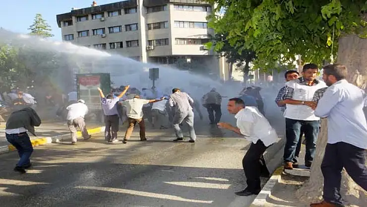 İş-Kurculara Tazyikli Su ve Plastik Mermi İle  Müdahale