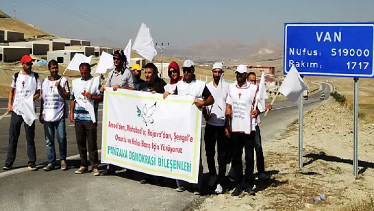 Barış İçin 30 Kilometre Yürüdüler