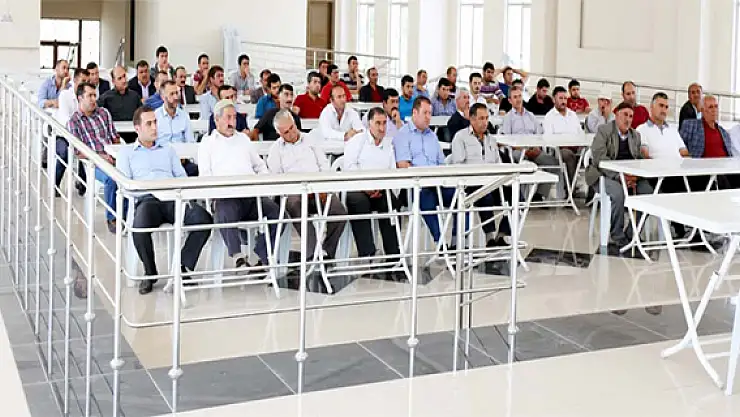 Eş başkanlar esnafları dinledi