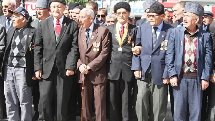 Gazileri  Minnetle Şükranla Anıyoruz