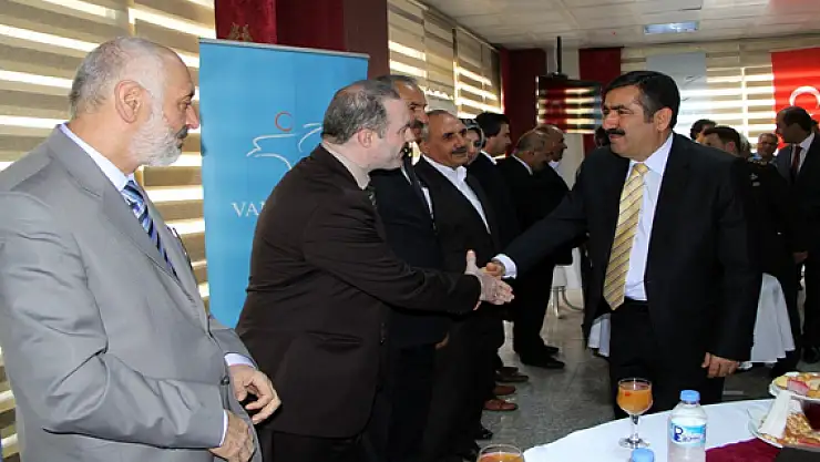 Van'da Bayramlaşma Töreni