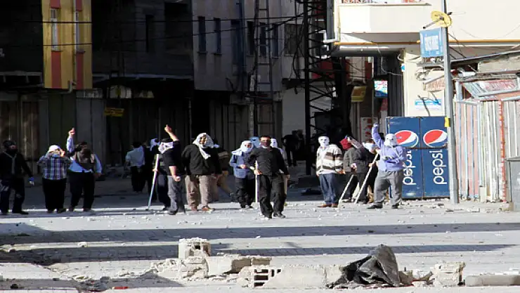 İslami Dernek Çalışanları ve Bir Grup Arasında Gerginlik