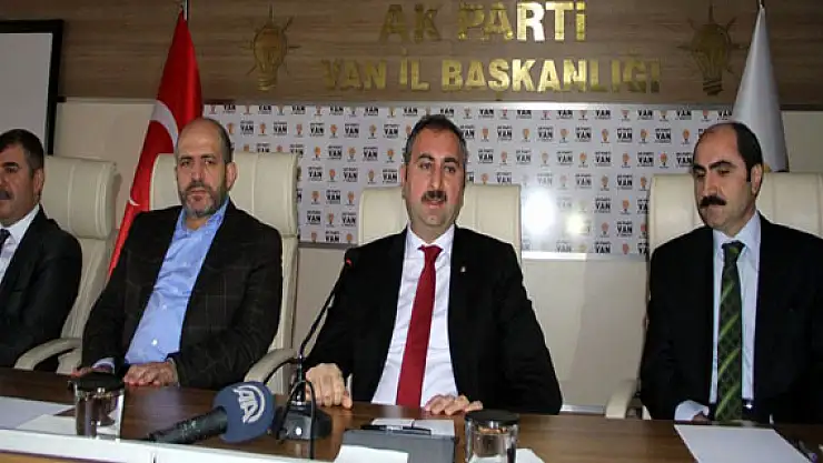 Gül: Yüz Yıllık Sorunları AK Parti Çözüyor
