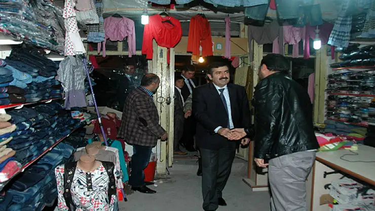 Vali Doğan'dan Başkale Esnafına Ziyaret