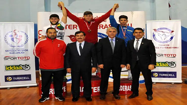 Vanlı Haltercilerden Büyük Başarı