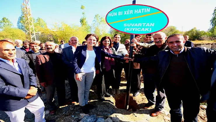 Edremit'teki Mahallelere Yeni Tabela 