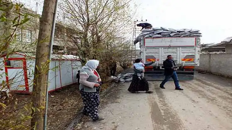 İpekyolu Kaymakamlığı'ndan Kömür Yardımı