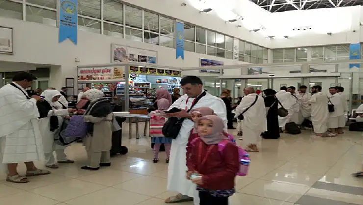 194 Umreci Kutsal Topraklara Uğurlandı