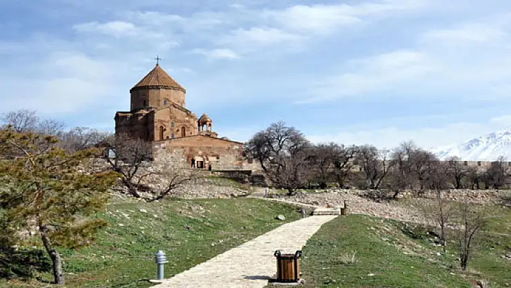 Akdamar Kilisesinde Tehlike Çanları Çalıyor 
