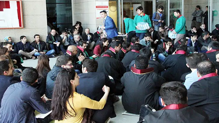 Avukatlardan İş Bırakma Eylemi