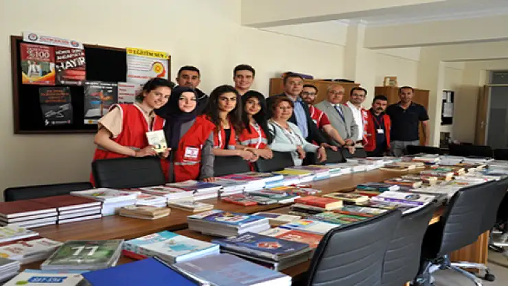 Kızılaydan Öğrencilere Destek